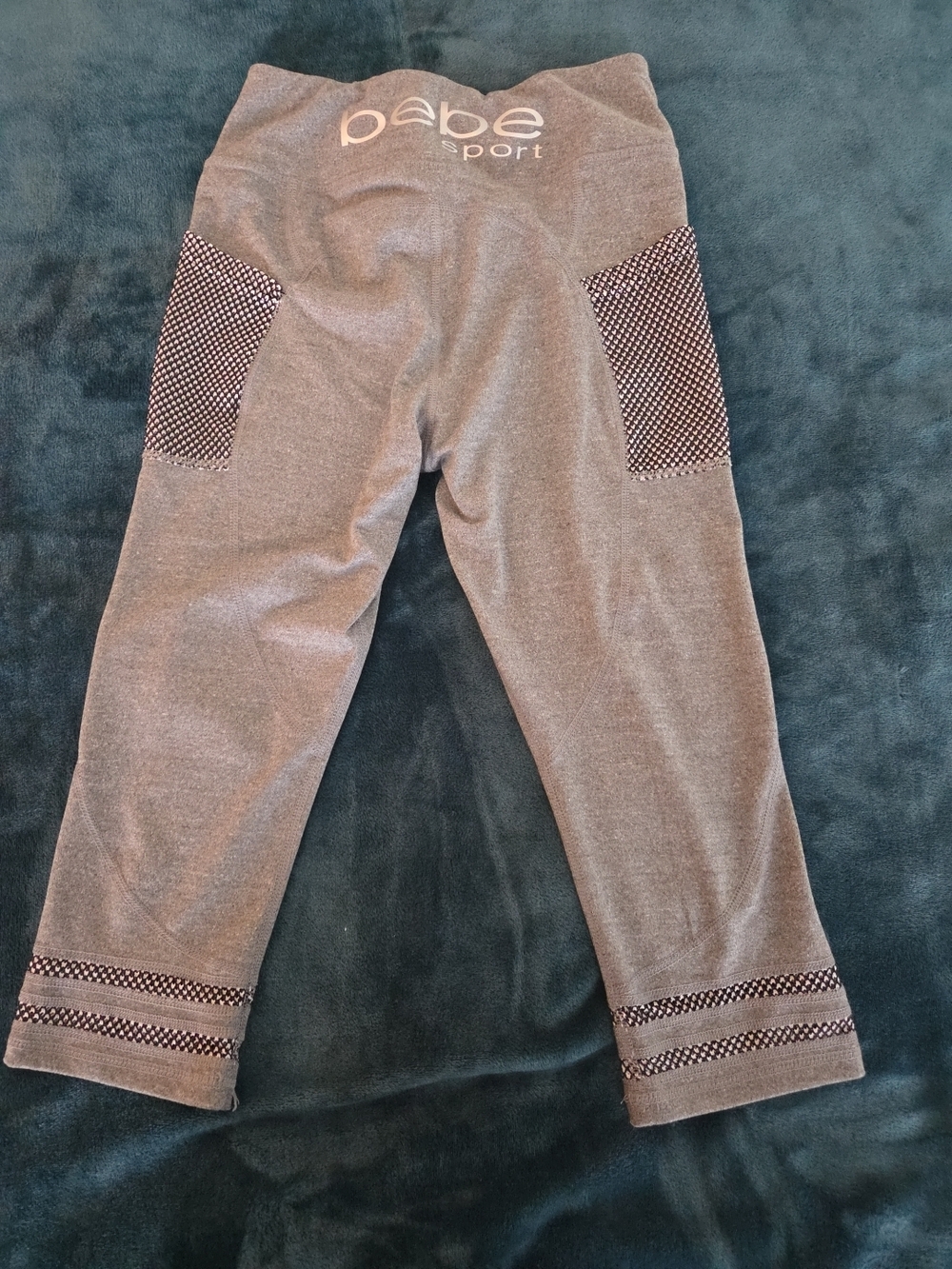 bebe Gray Girls' Active Leggings with Patterned Pockets